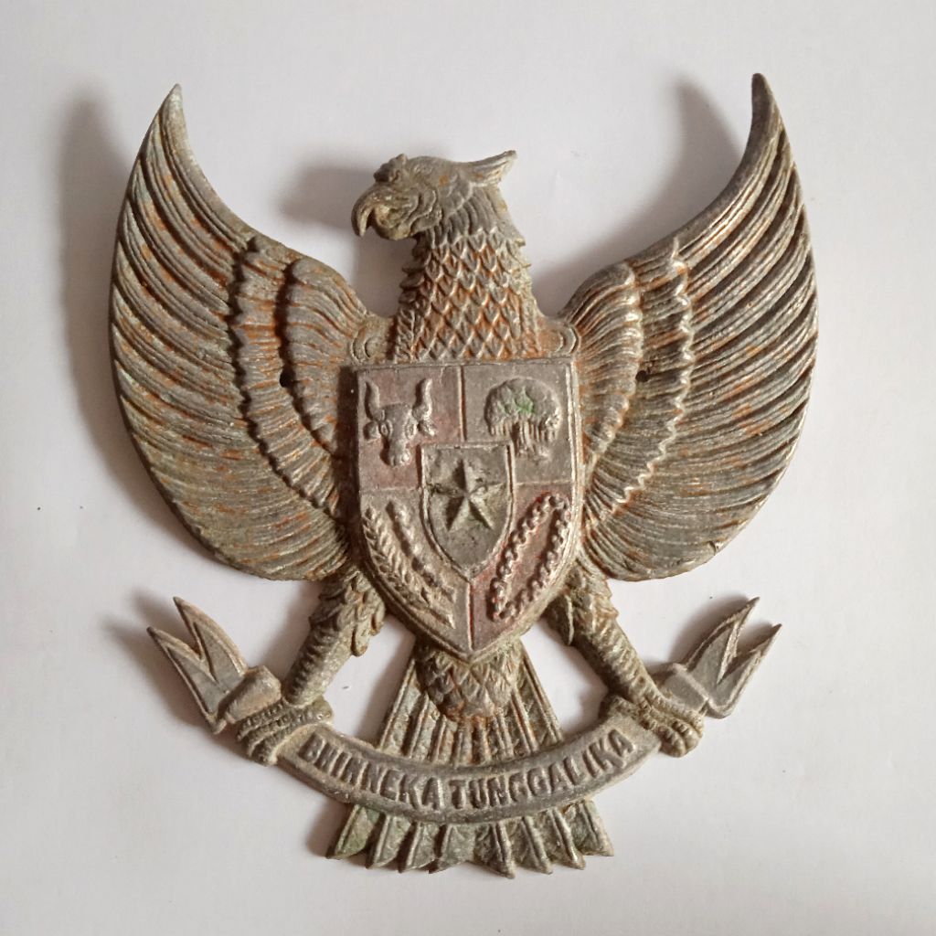 Antik Vintage Lambang Negara Garuda Pancasila Dinding Aluminiun P.26cm Utuh Lama Tua Layak Koleksi