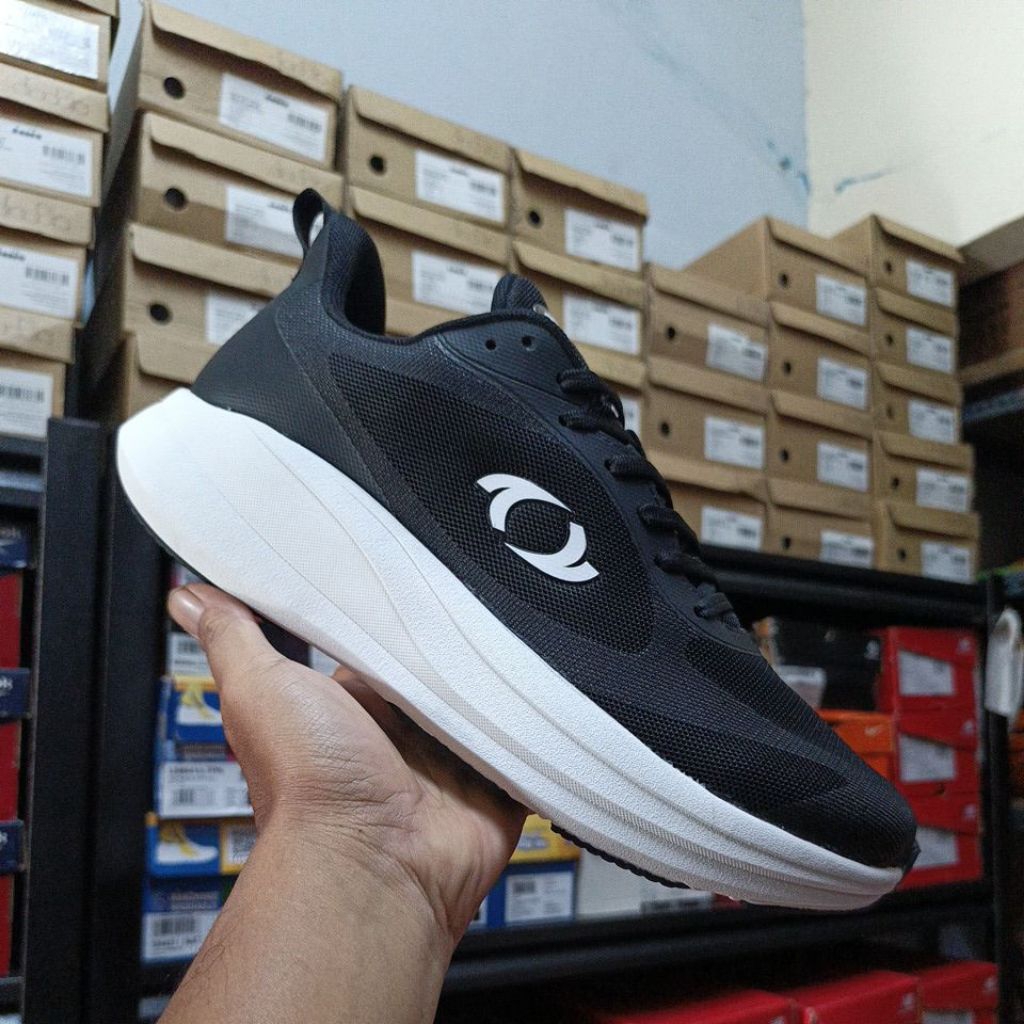 Sepatu Olahraga Running Pria Astec Kuyt Black Original Sport Station