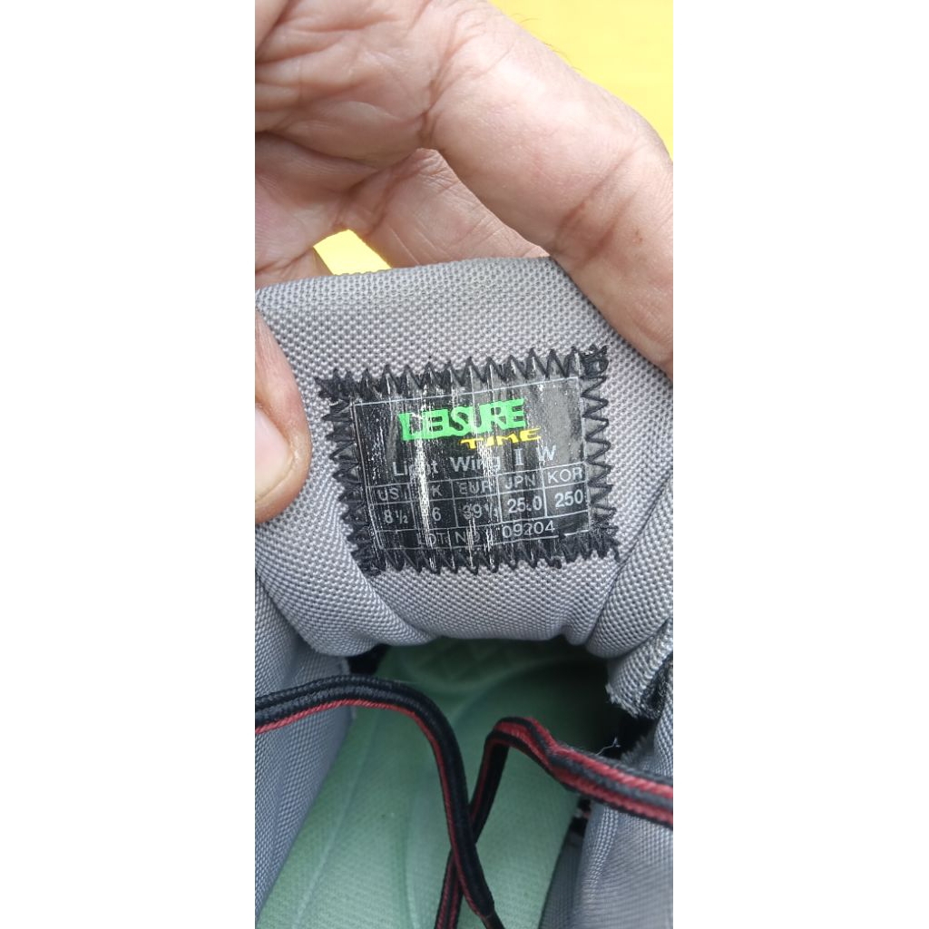 sepatu outdoor leisure time