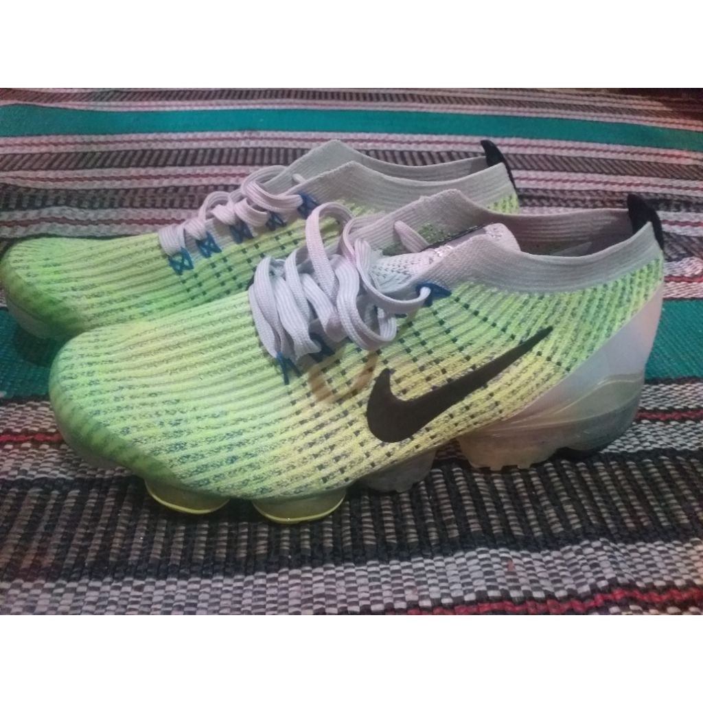 sepatu second vapormax