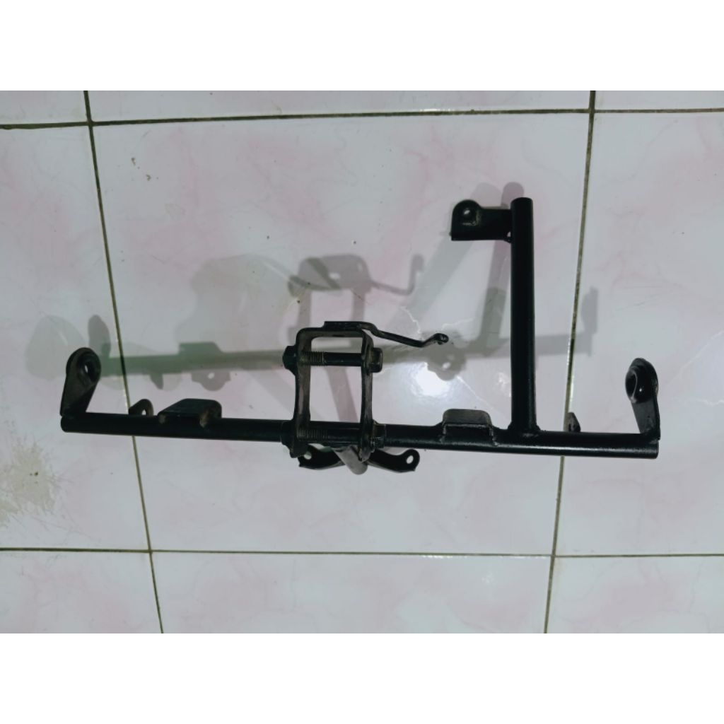Braket dudukan sayap Honda Supra x 125 helm in fi original 2nd lepasan motor