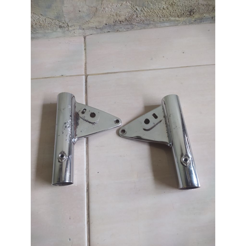 Pangkon lampu dudukan lampu depan Honda GL100 GL125 original