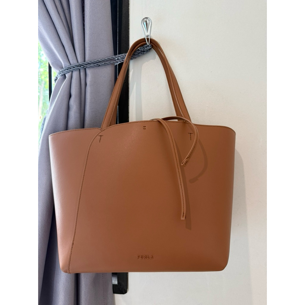 Tas wanita furla besar