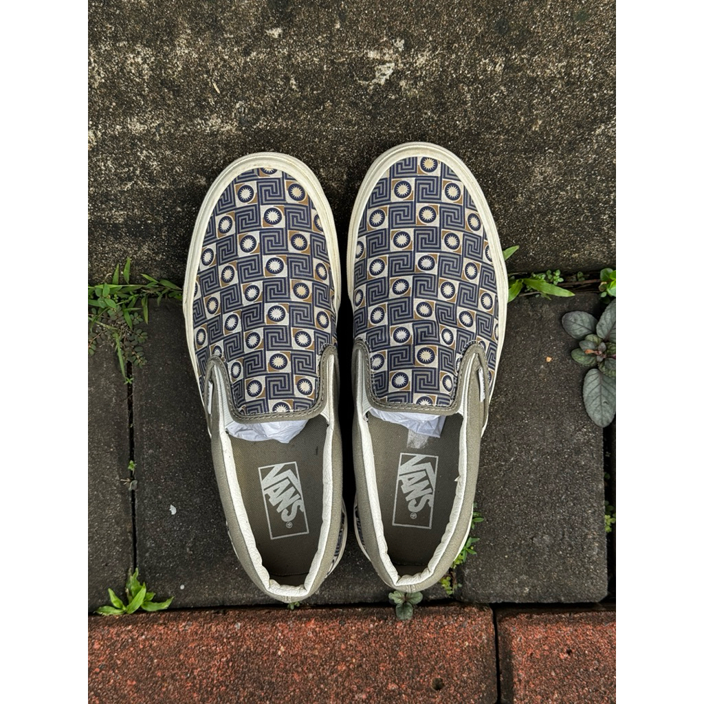 Sepatu Vans Slip On Geo Trek Classic – Olive (Original) Size 41