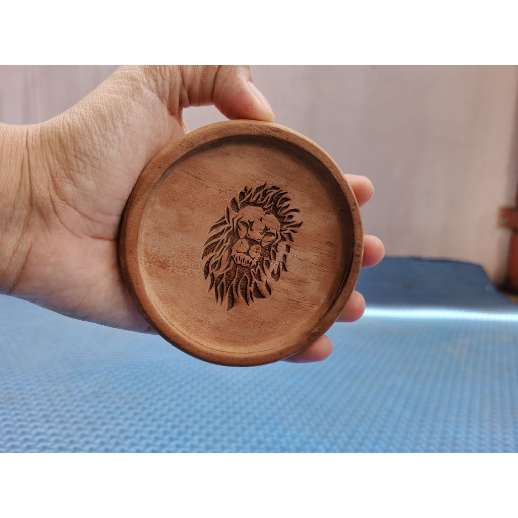 Tatakan Gelas Kayu Ukir