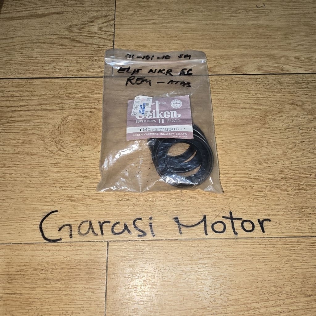 SUPER CUPS KARET SENTRAL REM ISZ ELF NKR66 NKR71 TMC-97100083 ( untuk 2 karet kecil nya tidak ada )
