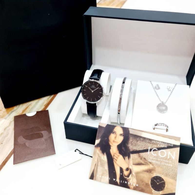 Paket Jam Tangan Wanita Kulit Free Box Ori, Gelang, Cincin, Anting, Kalung Tipe Wd111 ( Bisa COD)