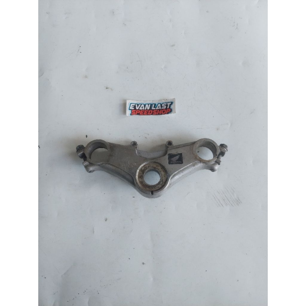 segitiga atas cbr 150 old