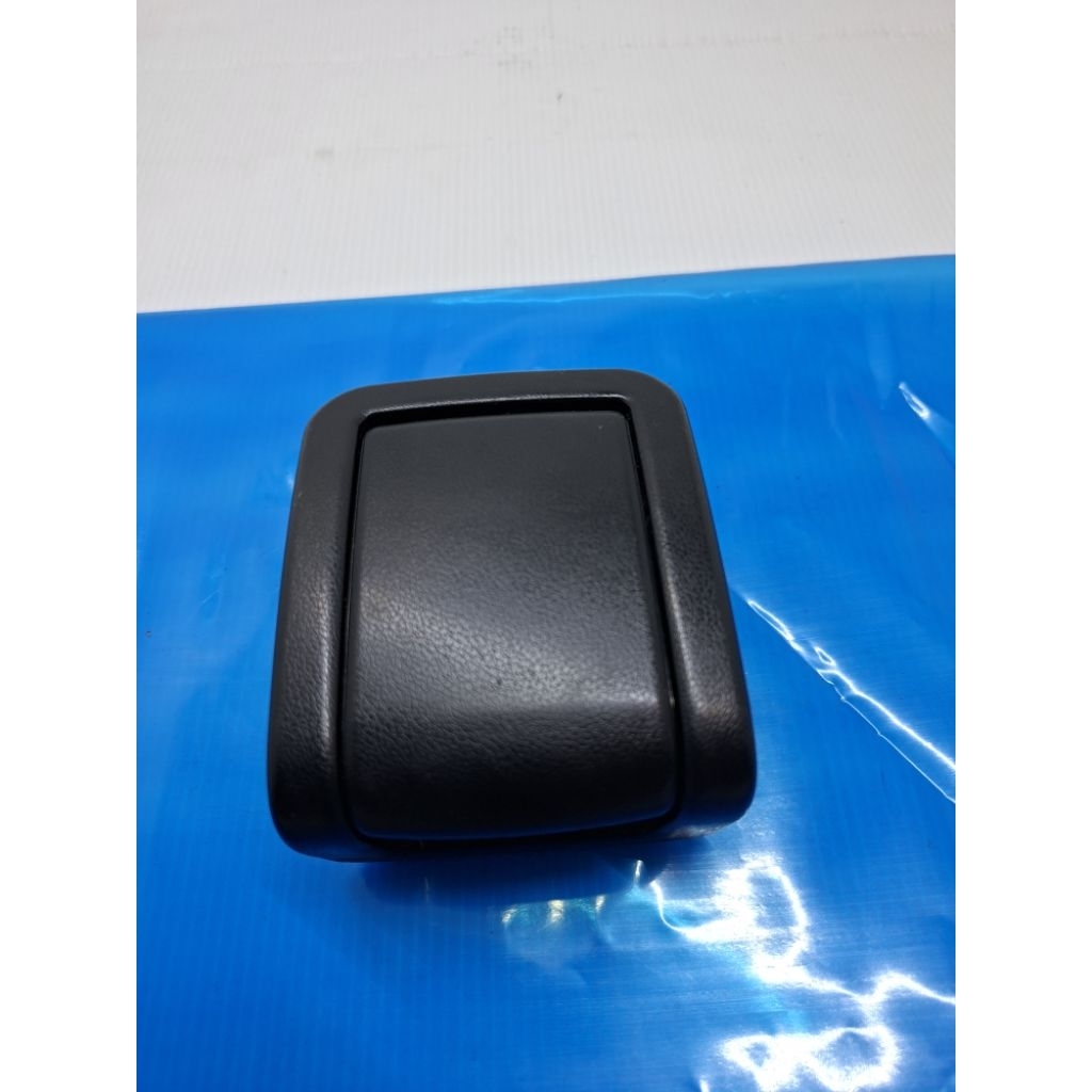 Handle Jok Setelan Jok Bangku Tengah Baris 3 Innova Zenix Original