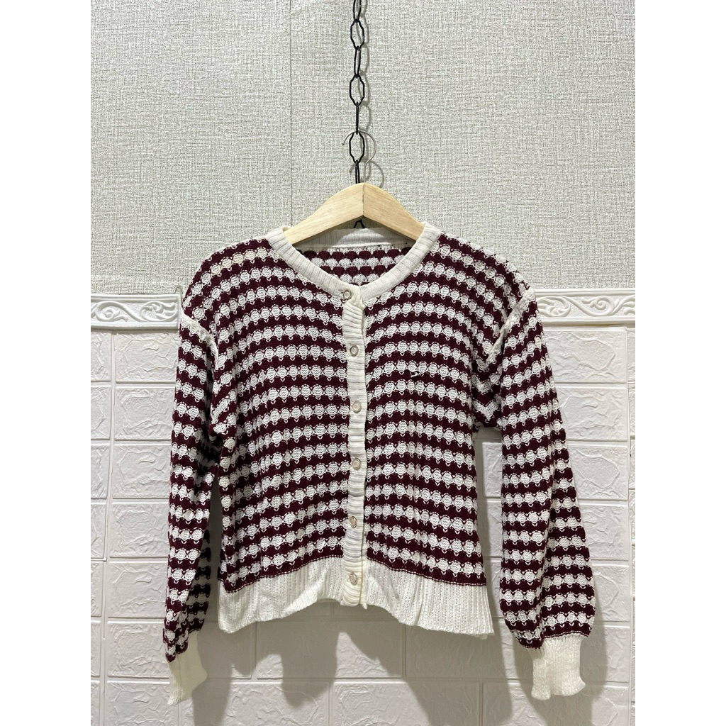 Cardigan nanas maroon