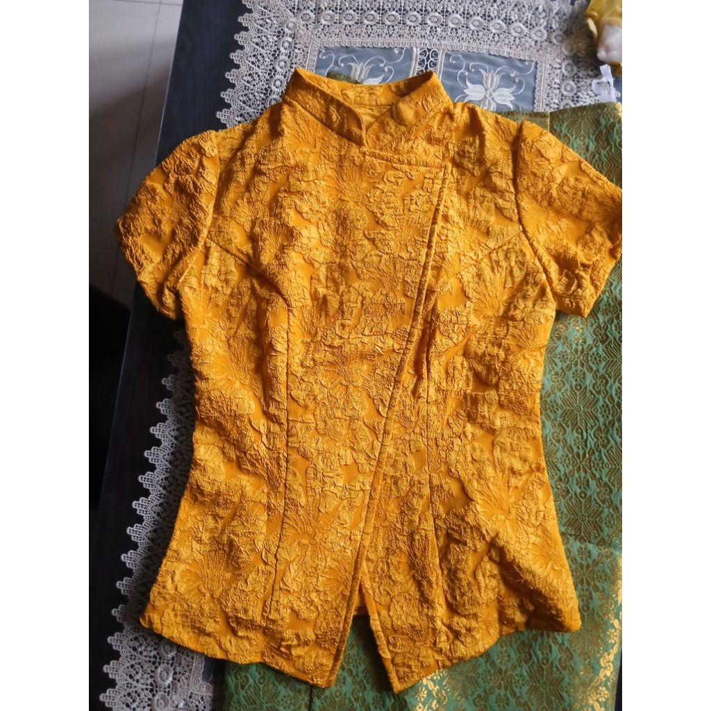 Preloved kebaya lengan pendek