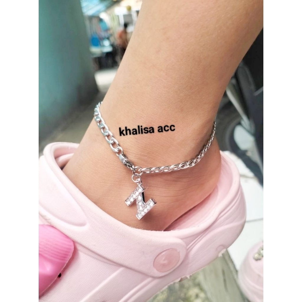 Gelang kaki anak dan dewasa titanium rantai jarang  gantungan huruf modis dan aestetik.