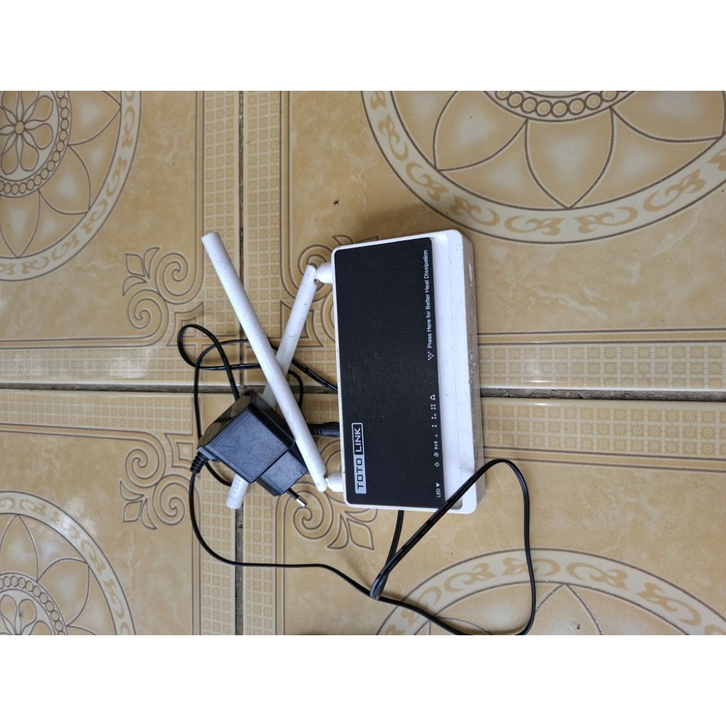 TOTOLINK N300RT BEKAS