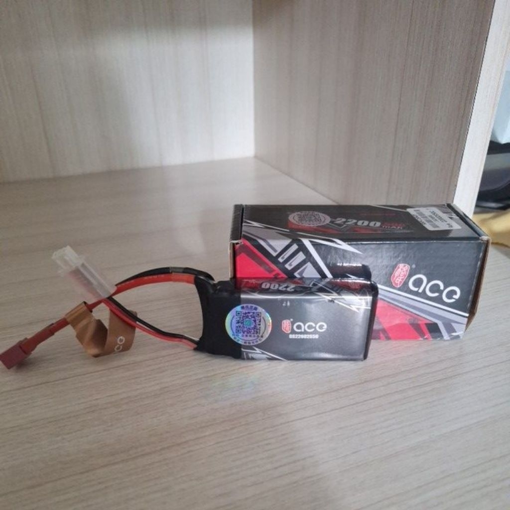 ACE Lipo Battery 2s 7,4V 2200mah 50C For RC, second like new