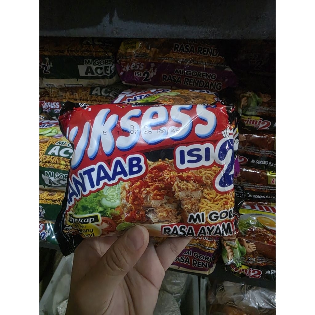 Mie Sukses isi 2 Ayam Geprek