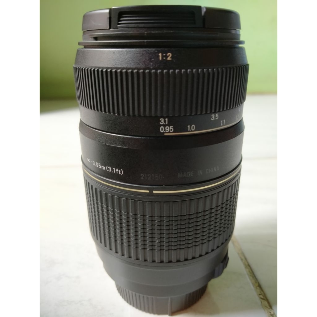 Lensa Tamron 70-300mm