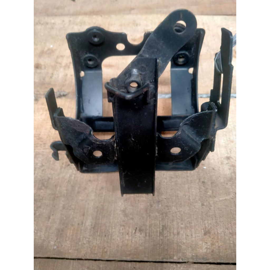 Dudukan wadah aki honda vario 110 karbu original