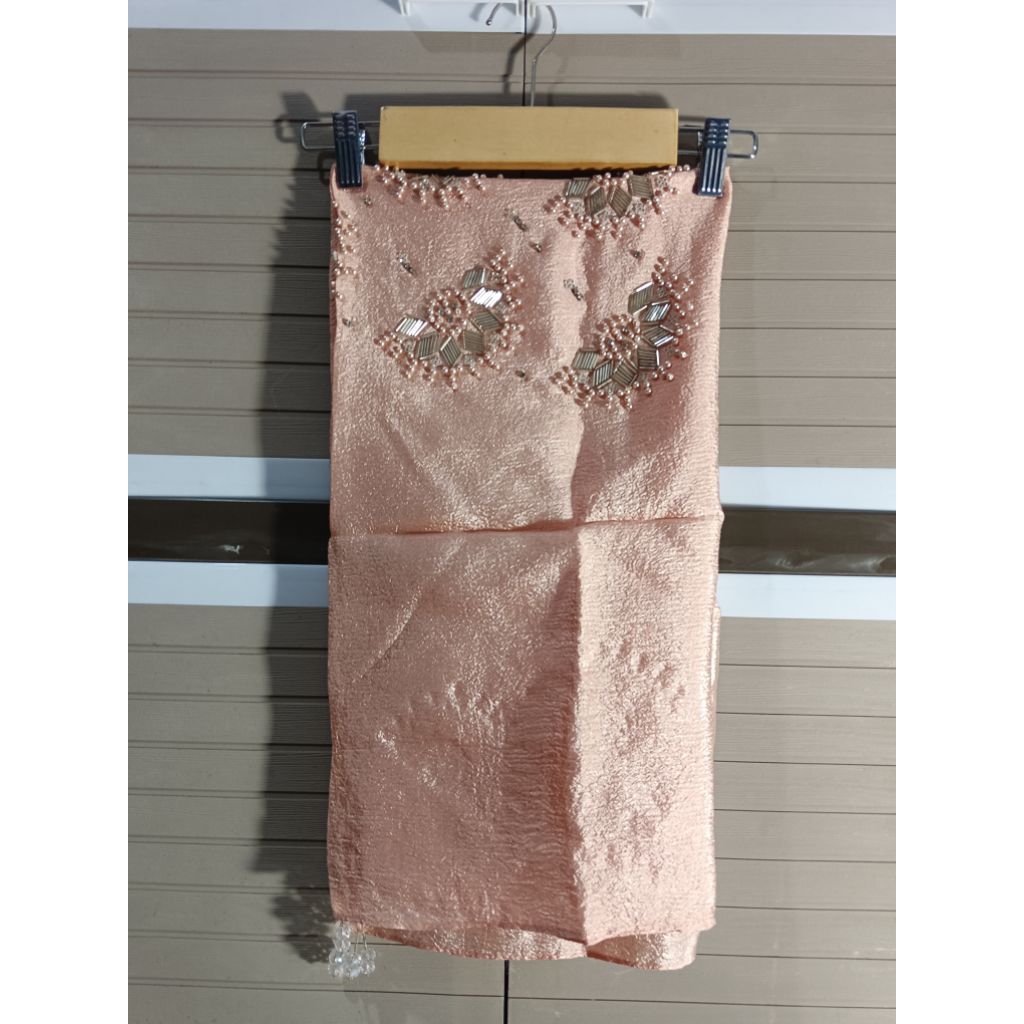 jilbab soft orange manik manik segiempat