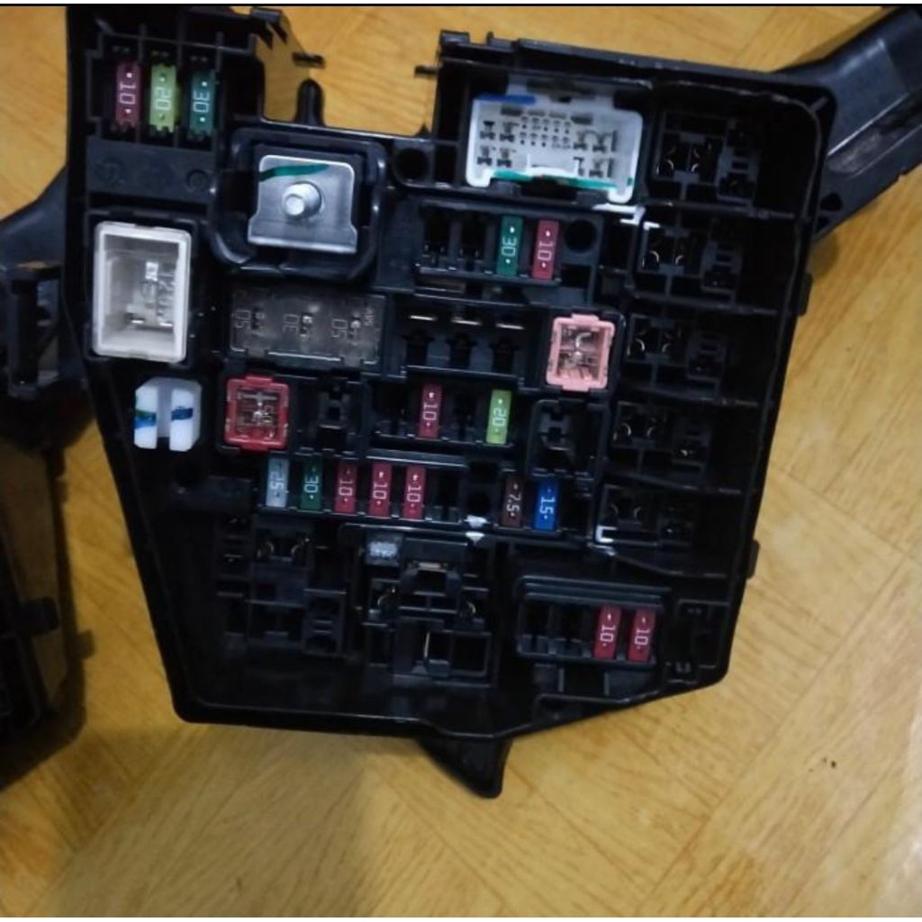 Fuse Box Sekring Box Sikring All New Yaris Vios Original Toyota 100% Gress
