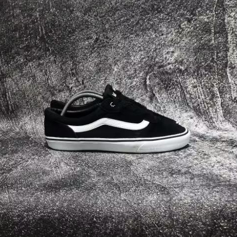 SEPATU VANS WARD TRAINERS HITAM