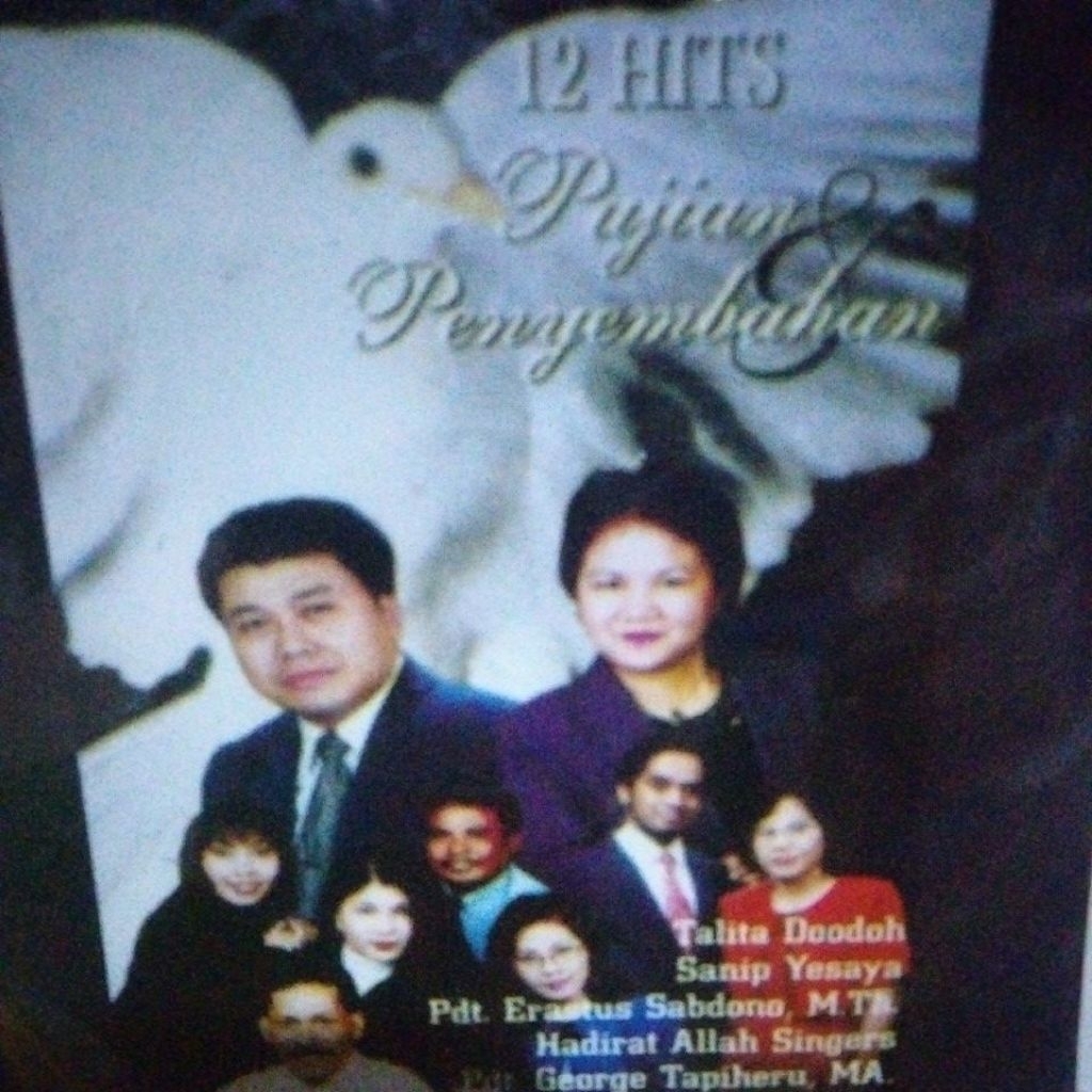 Compact disc"12 HITS pujian& penyembahan"