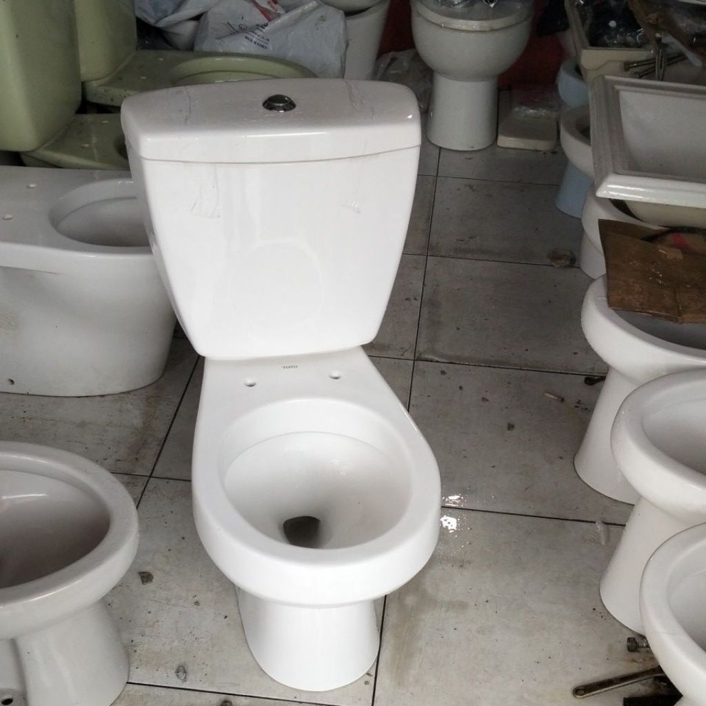 closet duduk Toto CW784J