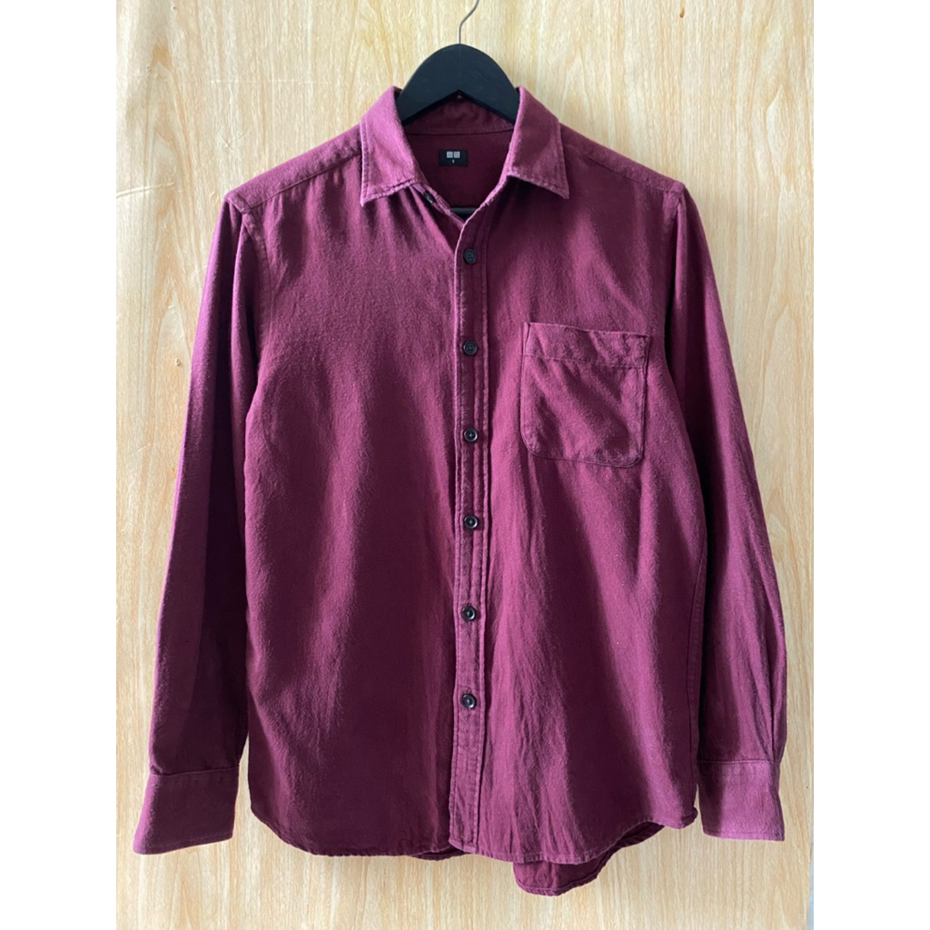 kemeja uniqlo maroon polos S - bahan flanel