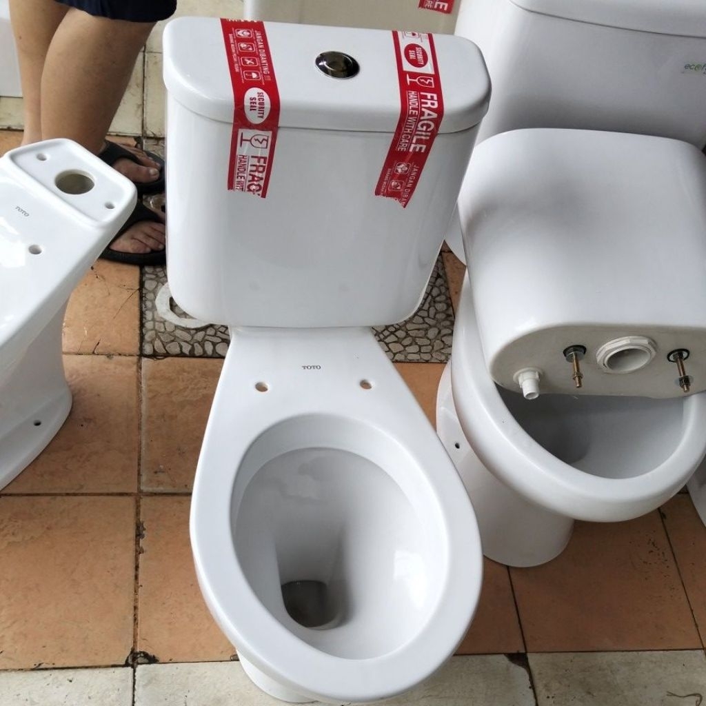 closet duduk Toto CW637J