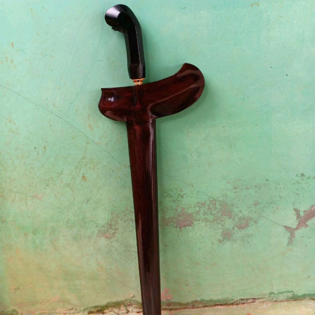Warangka Keris Gayaman Solo dengan mendak warna hitam