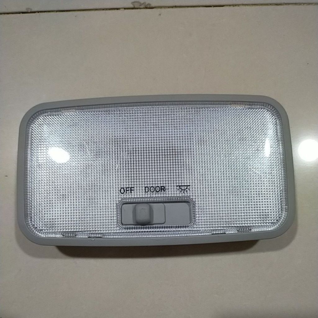 Lampu Kabin Lampu Plafon Innova Reborn