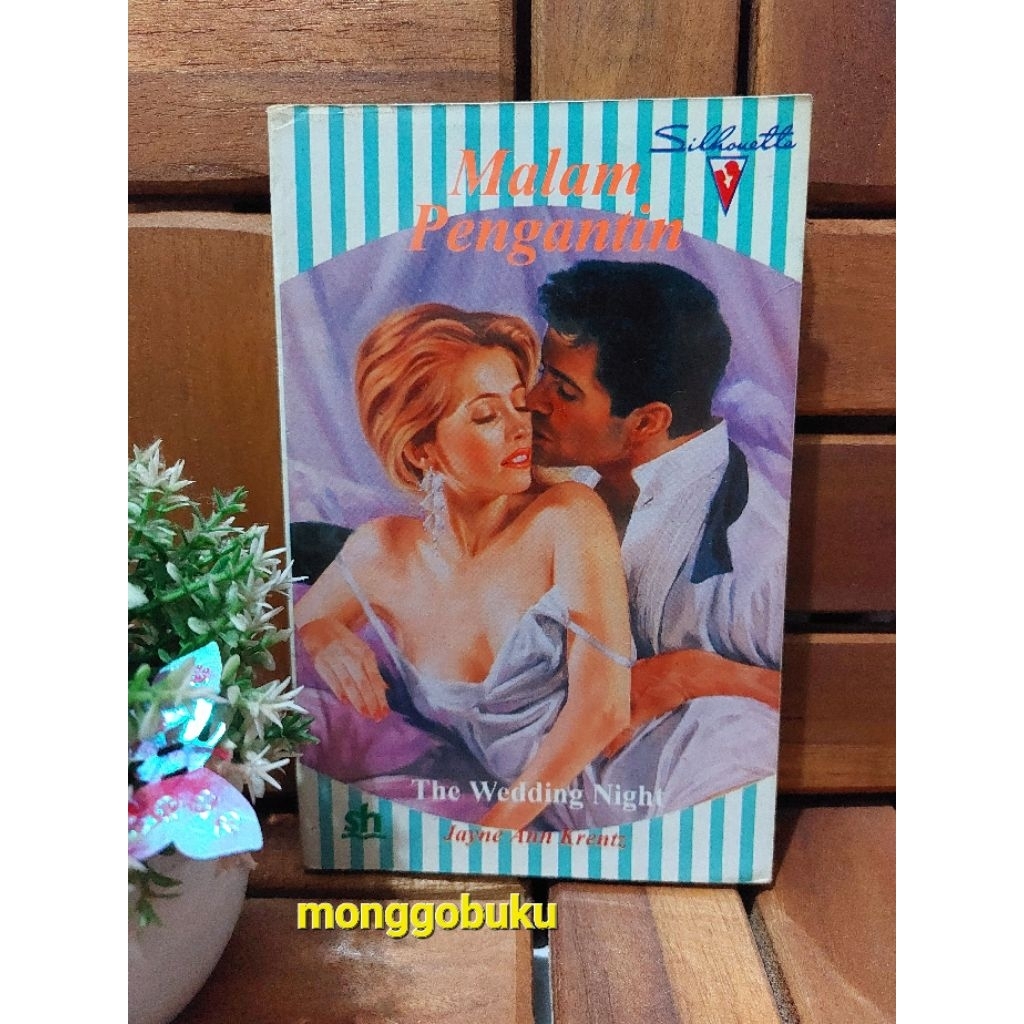 NOVEL ROMAN SILHOUETTE