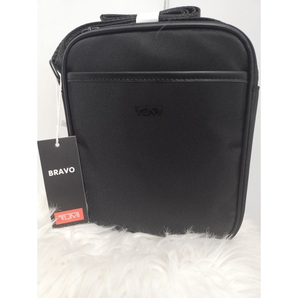 Tas Selempang TUMI