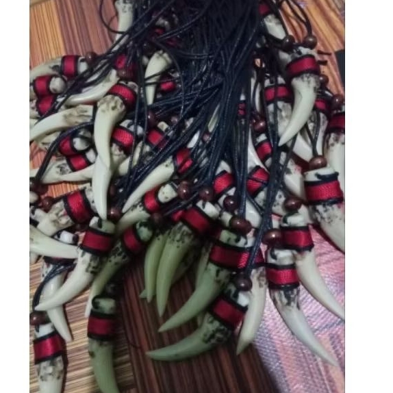 kalung etnik taring macan