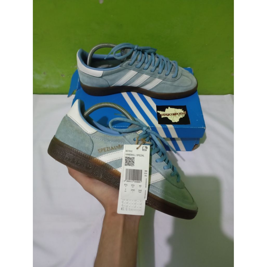 Adidas Spezial Ice blue