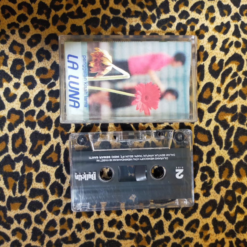 Kaset pita La luna - Penggalan kisah lama