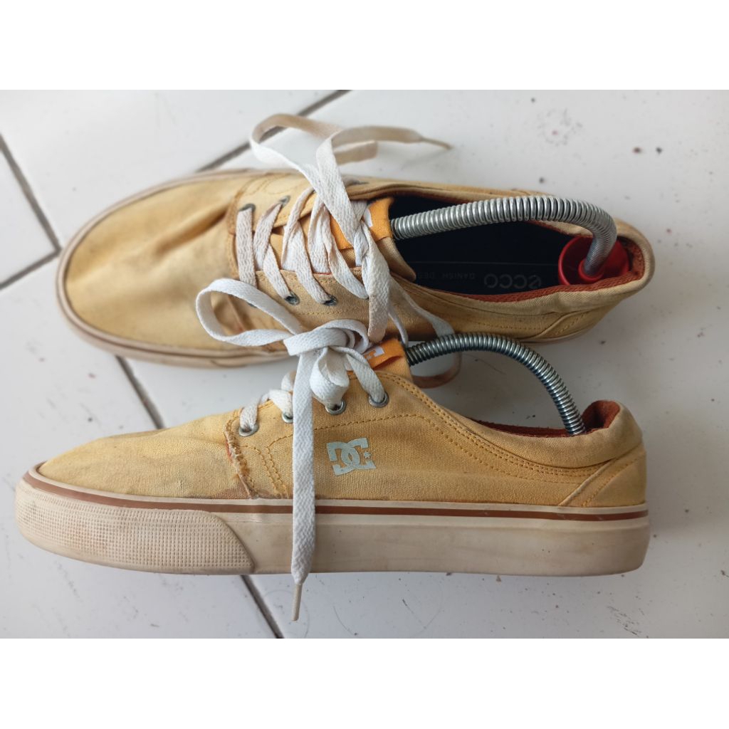 sepatu sneakers ecco