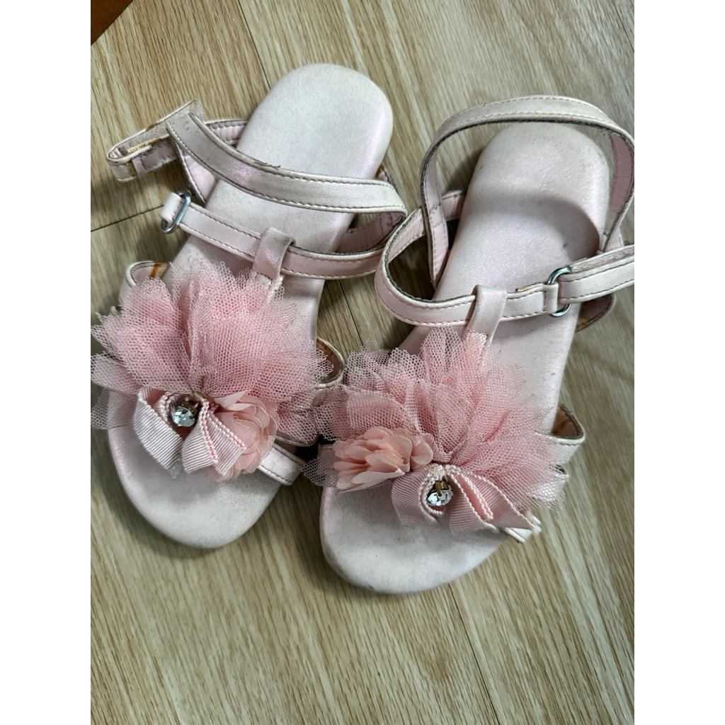 preloved sendal anak payless