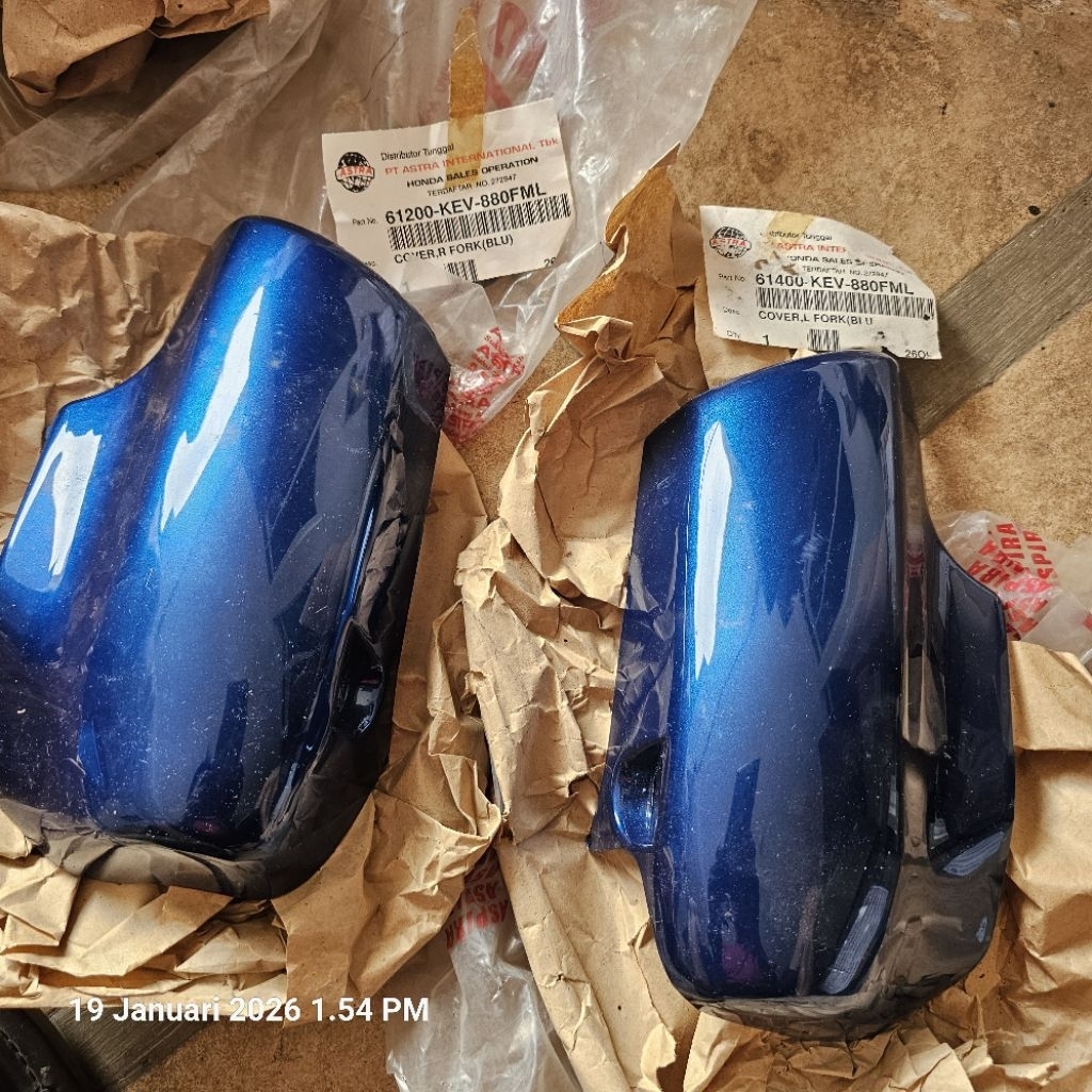 Tutup Fork honda Supra 100 [rem tromol] biru. 61200/61400-KEV-880FML