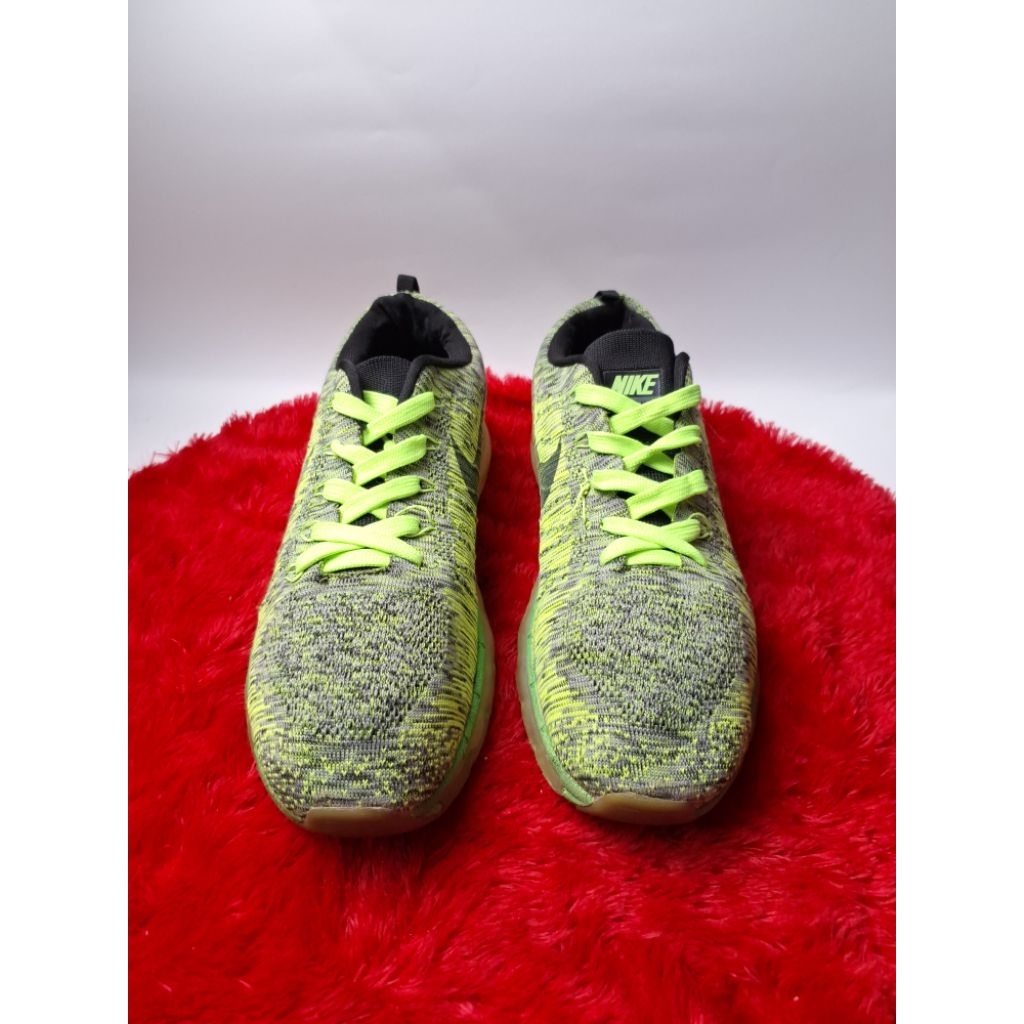 Sepatu Centang Ukuran 45