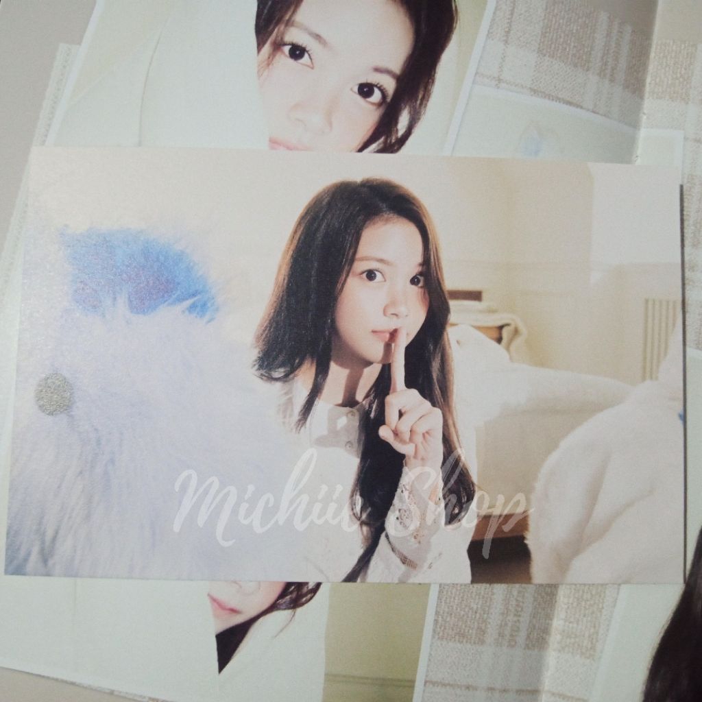 Postcard Hearts2Hearts Carmen Season Greatings 2026 | Postcard Carmen Hearts2Hearts SG26