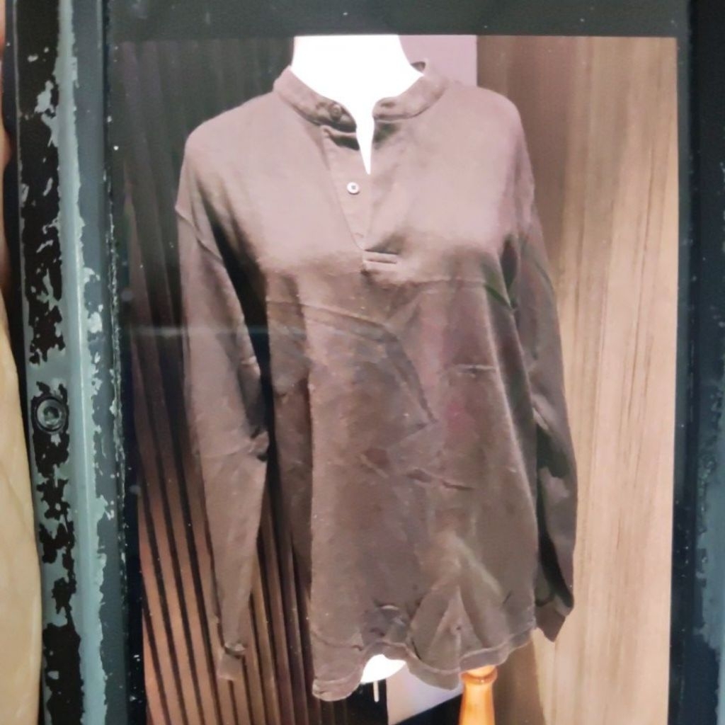 UNIQLO - Kaos Henley Cowo