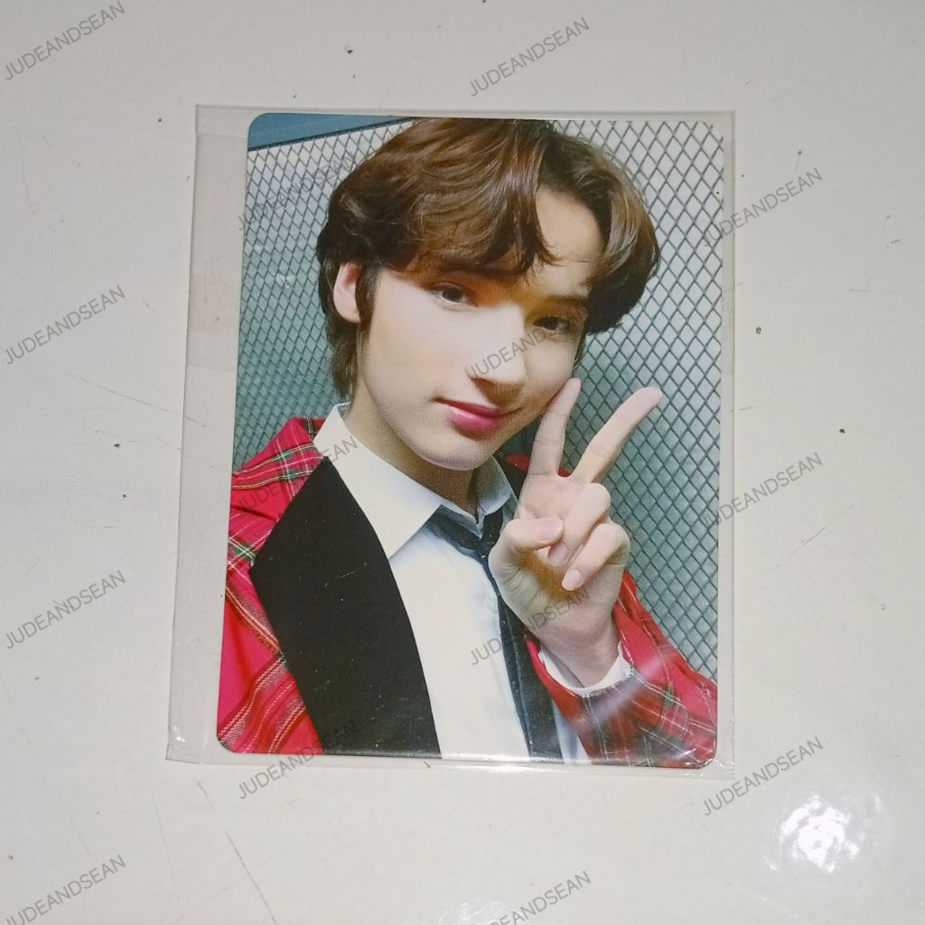 [Ready Stock] TXT Tomorrow by Together LS Lightstick Version 1 PC Photocard Taehyun Heuning Kai