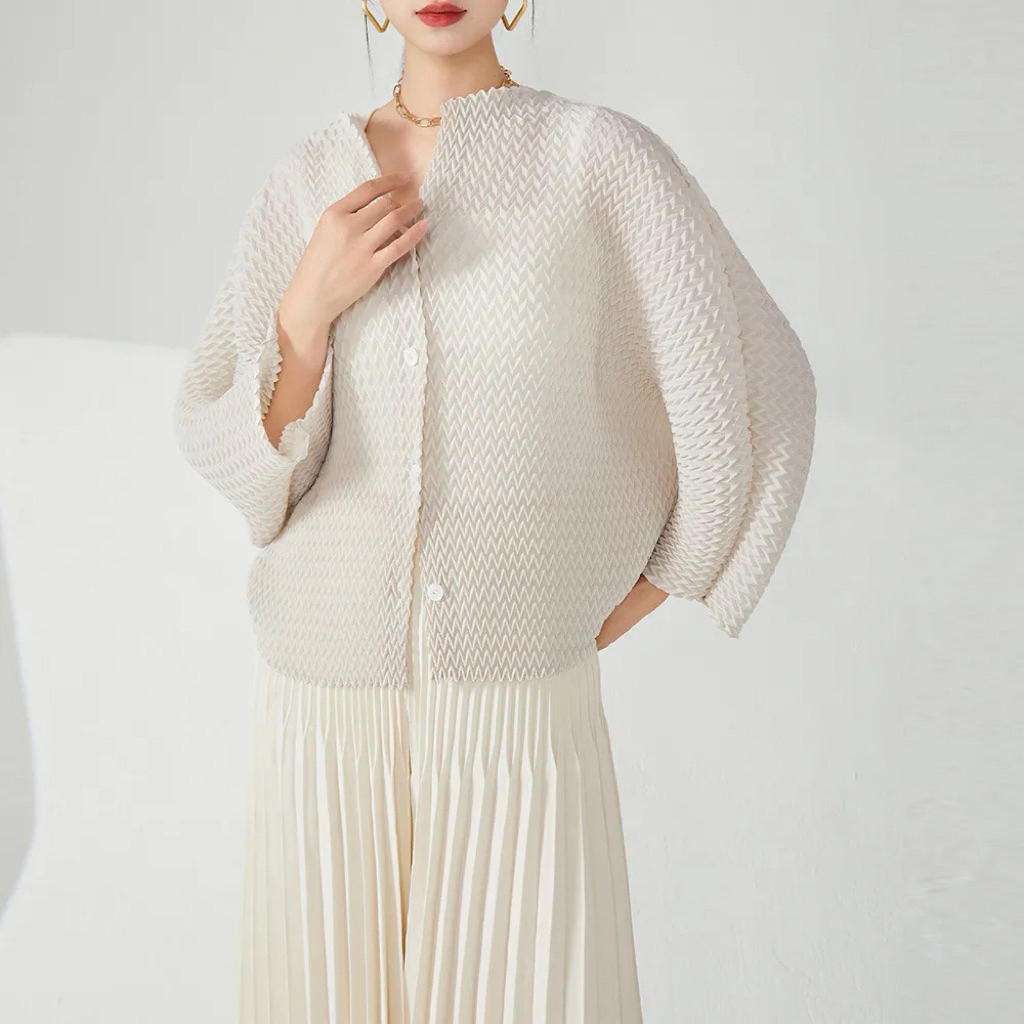 Miyake Loose Shawl Cardigan Outer Pleats Pleated Off White