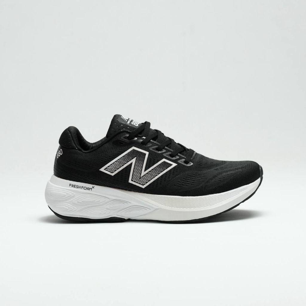 NB Fresh Foam x 880 V15 Black White