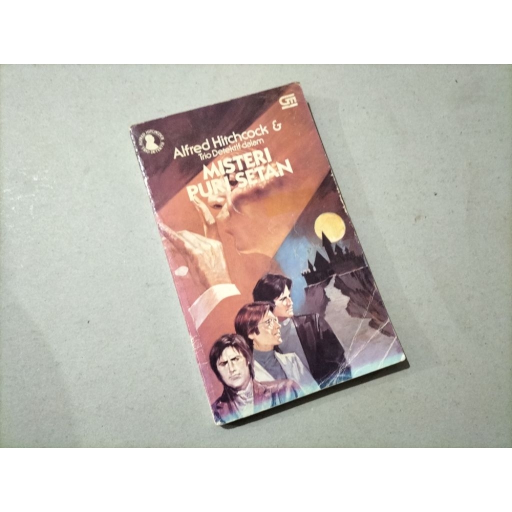 Novel Trio Detektif Misteri Puri Setan (knrs), Alfred Hitchcoc