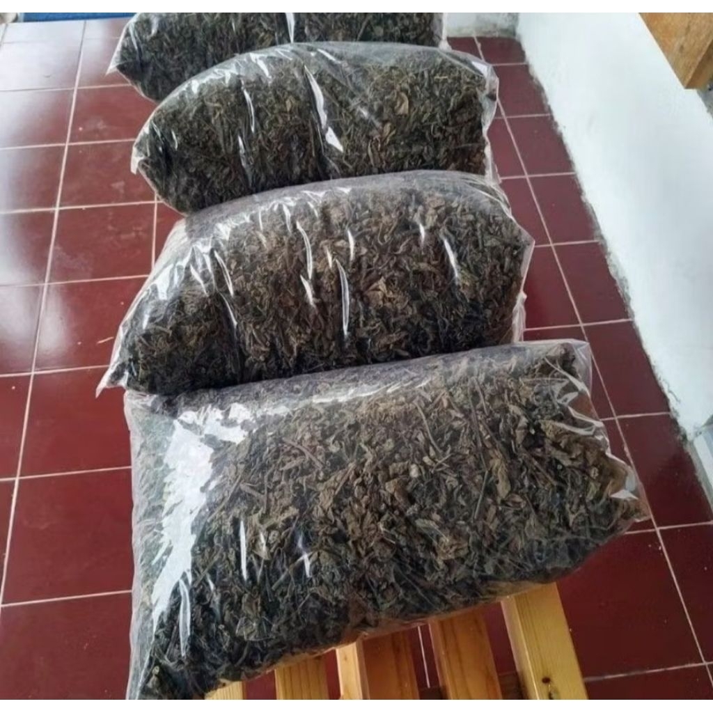 1KG DAUN CINCAU HITAM KERING (JANGGELAN) SUPER