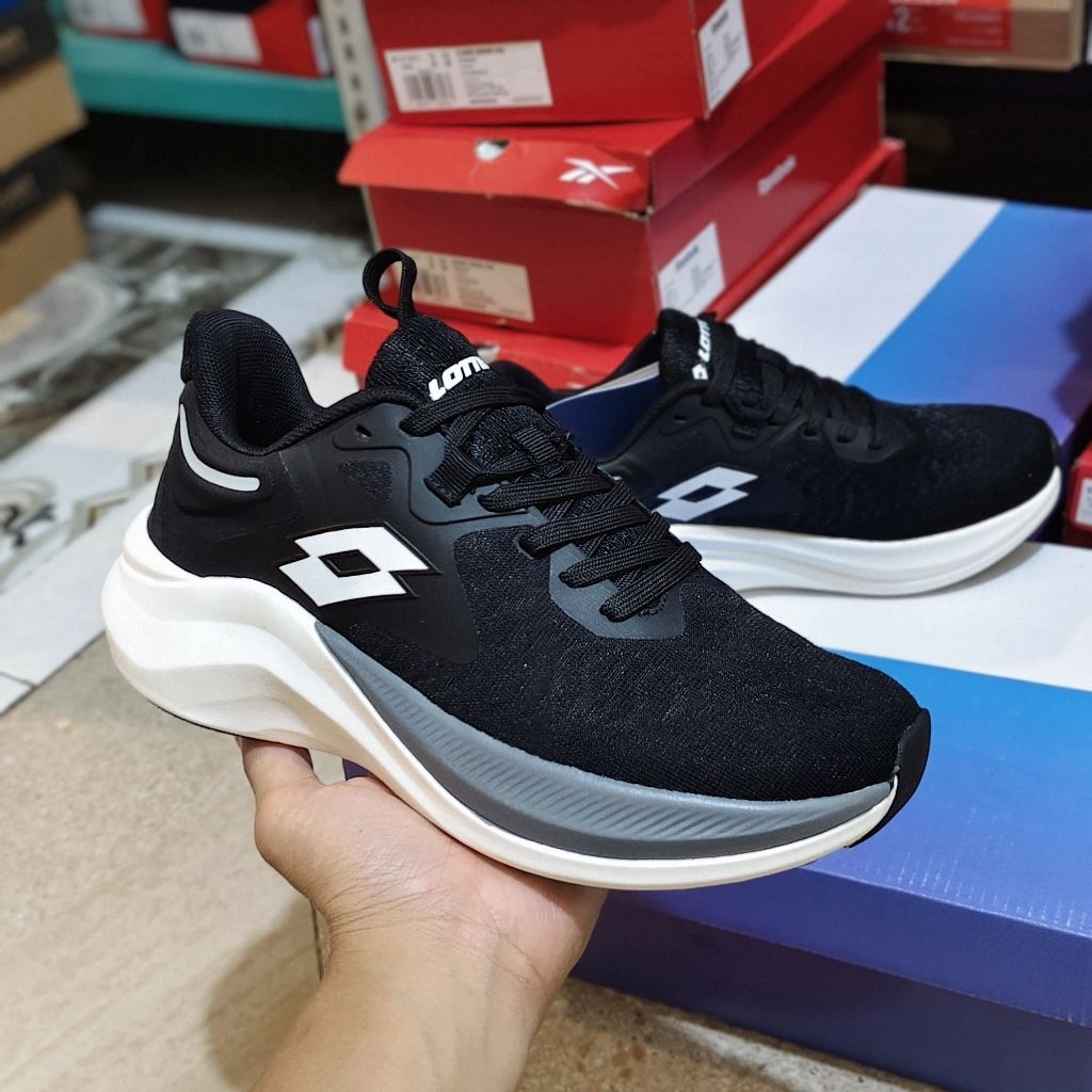 sepatu running lotto original