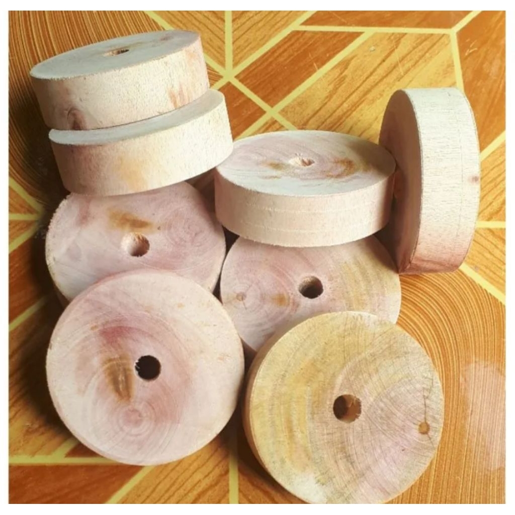 ban kayu miniatur truk (D4cm)