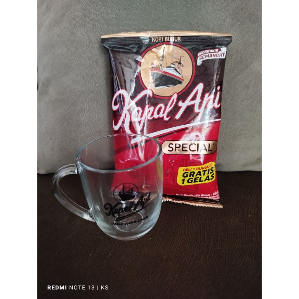 Kapal api 150 gram free gelas