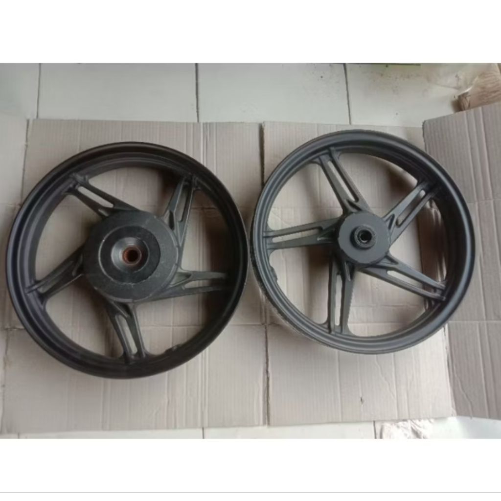 1paket velg depan belakang honda beat eco beat di gital kondisi bekas original layak pakai